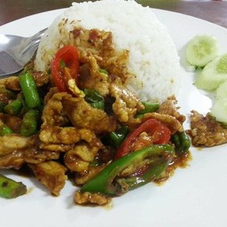ข้าวเครื่องแกงหมู