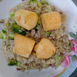 ข้าวผัดเต้าหู้หมูสับ