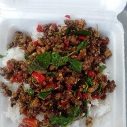 ข้าวราดกะเพรากบสับ