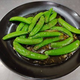 ถั่วลันเตาผัดน้ำมันหอย