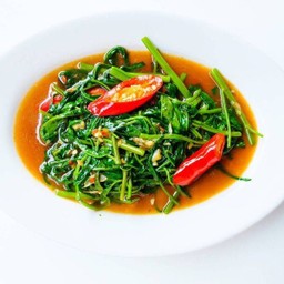 ผัดผักบุ้งไฟแดง