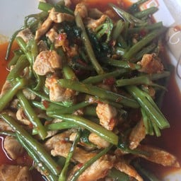 ร้าน ครัวกระเพรา ยำแซ่บ