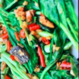 ข้าวคะน้าปลากระป๋อง