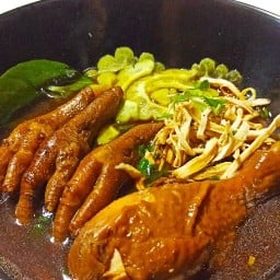 ก๋วยเตี๋ยวในสวน (ไก่มะระ)