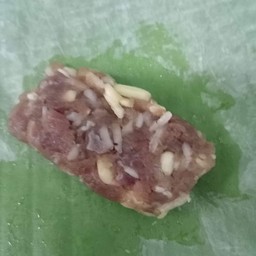 แหนมเนื้อใบตองชุด2ชิ้น