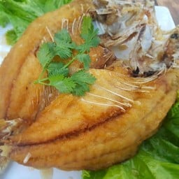 ปลากระพงทอดน้ำปลา