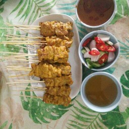 ร้านหมูสะเต๊ะเฮียหนุน