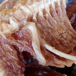 ยุ้ยหมูทอดน้ำพริกหนุ่ม