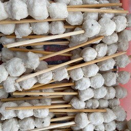 ลูกชิ้นหมูจิ๋วกาดกองต้า