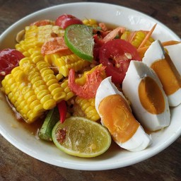 ส้มตำข้าวโพดไข่เค็ม