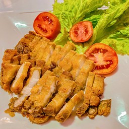 สามชั้นทอดน้ำปลา