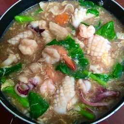 ราดหน้าทะเลรวม