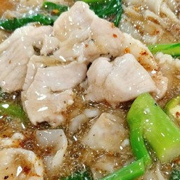 ราดหน้าไก่