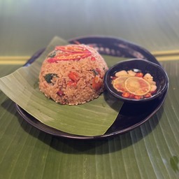 กระเพราหมูสับคลุกข้าว