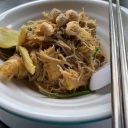 ร้านโรตีเจมัสมั่น+ ข้าวเหนียวหมูสามชั้นทอดเจ หน้าศาลเจ้าท่าเรือ