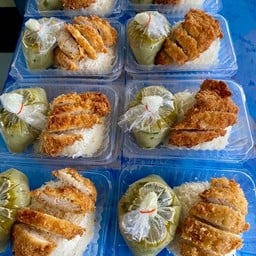 ข้าวแกงเขียวหวานไก่กรอบ