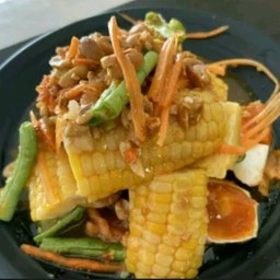 ตำข้าวโพด +ไข่เค็ม