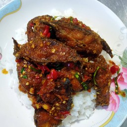 ข้าวรากพริกแกงปลาดุกโบราณ