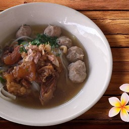 ก๋วยเตี๋ยวบ้านลุงทอง