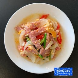 แหนมผัดไข่