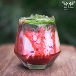 Pink Forest ( Matcha+ Strawberrymilk)