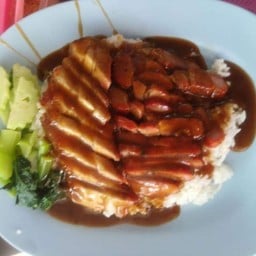 ข้าวหมูแดง  หมูกรอบพิเศษ