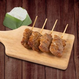 ชุดหมูอิ่มเล็ก หมูปิ้งรสต้นตำรับ 4 ไม้ + ข้าวเหนียวขาว 1 ห่อ