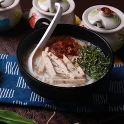 ก๋วยจั๊บญวนอุดร (ใส่หมูยออุบล)