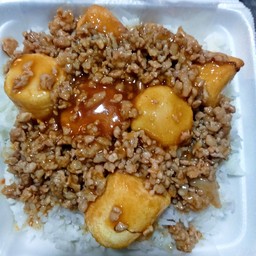 ข้าวราดเต้าหู้หมูสับน้ำมันหอย