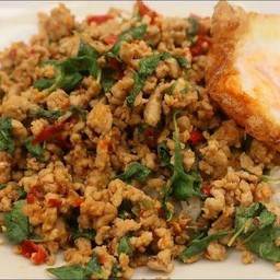 กระเพราหมูสับ