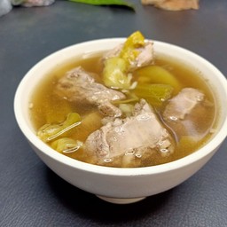 ซี่โครงหมูตุ๋นมะระผักกาดดอง