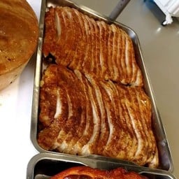 หมูกรอบ