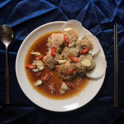 DONG DONG (ด๊องดอง) ทะเลดองซีอิ๊ว สาขาป้อมพระสุเมรุ สาขาป้อมพระสุเมร