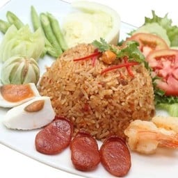 ข้าวผัดน้ำพริกลงเรือ