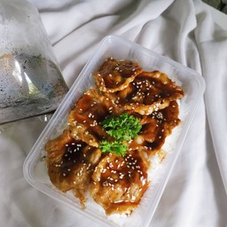 ข้าวหน้าเนื้อย่างซอสเกาหลี +ซุปาหร่าย