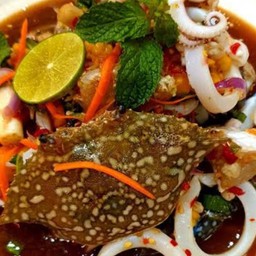 ยำปูม้า -ปลาหมึกลวก-ปลาร้า