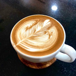 ลาเต้ร้อน