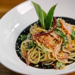 สปาเก็ตตี้พริกกระเทียมเบคอน