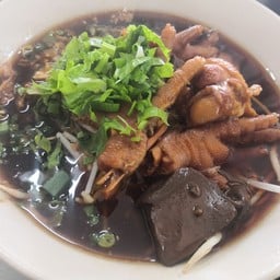 ก๋วยเตี๋ยวไก่ตุ๋นมะระ รสเด็ด