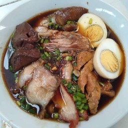ก๋วยจั๊บขาหมู
