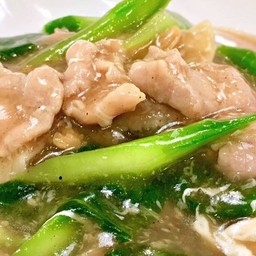 ราดหน้าเส้นใหญ่ ธรรมดา