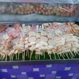 อีกูลผลไม้สด. น้ำผลไม้ปั่น ลูกชิ้นปิ้ง หม่าล่า