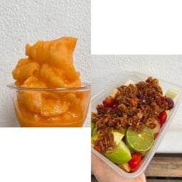 ผลไม้รวมน้ำปลาหวาน+น้ำส้มปั่น