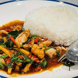 ข้าวราดกระเพราไก่