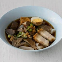 ก๋วยจั๊บน้ำข้นป่าแดง
