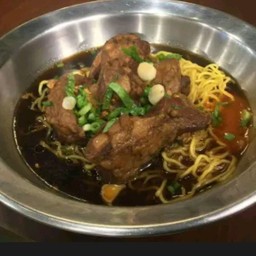 เตี๋ยวซี่โครงหมูตุ๋น