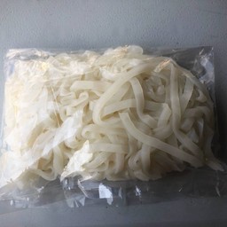 เส้นก๋วยเตี๋ยว ขนาด  150 กรัม
