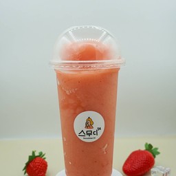 สตอเบอร์รี่ปั่น