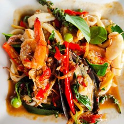 ผัดฉ่าทะเล