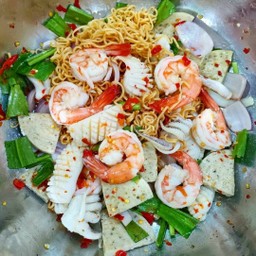 ยำมาม่ารวมมิตร